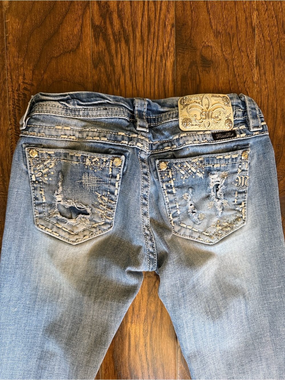 Miss Me Signature Light Blue Straight Leg Jeans Embellished Back Pockets,size 27